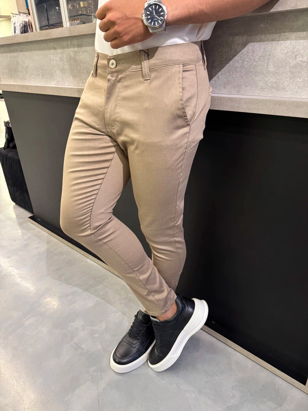 Calça Bege Alfaiataria Acetinada Slim All Black